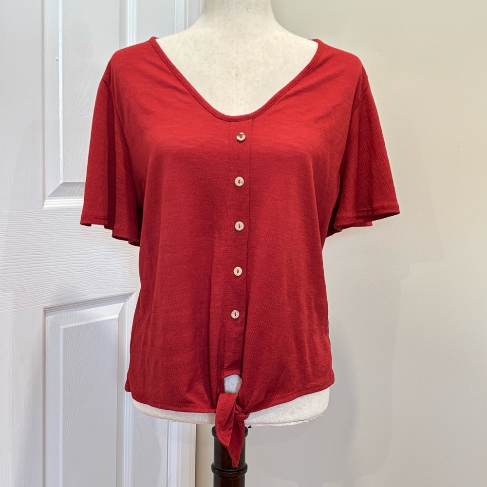 This & More Red Button-Down Tie Front Tee XL